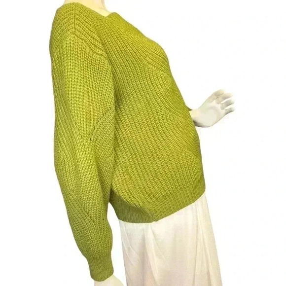 Chic Open Work Long Sleeve Knit Top. - Picture 2 of 13